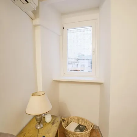 Nice Apartment By Ponte Vecchio-2